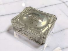 A silver ring box, Henry Matthews, Birmingham 1910, width 10cm.