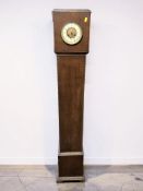 An early 20th century oak grandmother clock, height 158 cm.