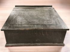 A stained pine clark's writing slope, width 51 cm.