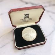 A 2003 United States of America 1 Oz Fine Silver One Dollar Coin, 31.2 g, cased.