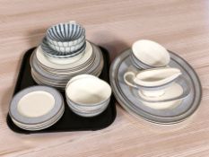 Twenty nine pieces of Villeroy & Boch porcelain table ware and four further contemporary oriental