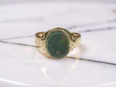 An antique 9ct gold bloodstone signet ring,