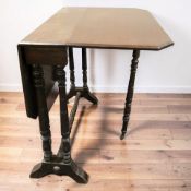 A Victorian mahogany drop leaf Sutherland table, width 67 cm.