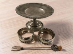 A silver pedestal dish, Elkington & Co, London marks, width 11 cm,