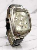 A gent's Van Heusen stainless steel quartz calendar wristwatch, case 35mm,