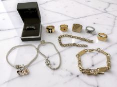 A group of decorative jewellery items to include gent's rings, signet rings,