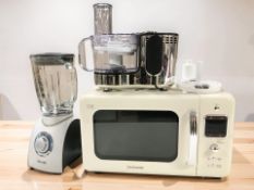 A Daewoo microwave, a Philips blender and a further Kenwood blender.
