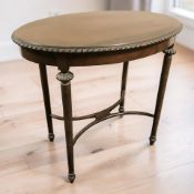 A mahogany oval occasional table, width 77 cm.