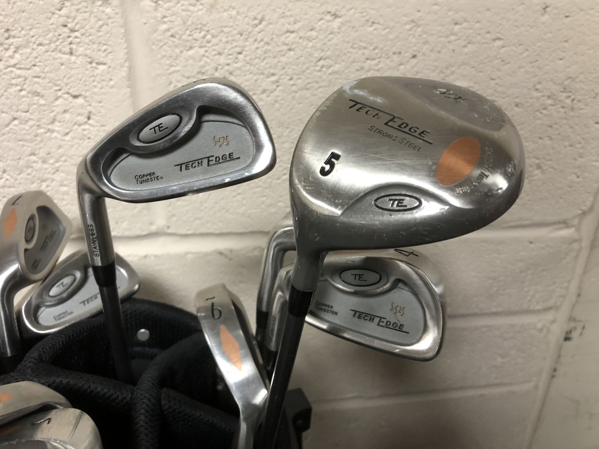 A Wilson golf bag containing Tech Edge clubs. - Image 2 of 2
