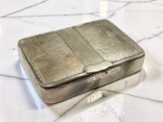 A silver snuff box, Birmingham 1936, width 6cm CONDITION REPORT: 49.
