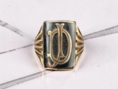 A 9ct rose gold and black onyx signet ring, size U CONDITION REPORT: 5.
