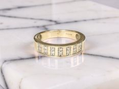 A 9ct yellow gold dress ring, size N CONDITION REPORT: 3.