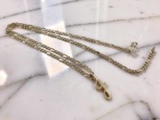 A 9ct yellow gold necklace with letter J pendant, length 46 cm CONDITION REPORT: 6.