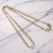 A 9ct yellow gold necklace, length 41 cm CONDITION REPORT: 3.