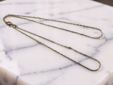 A 9ct yellow gold fine necklace, length 43 cm CONDITION REPORT: 1.