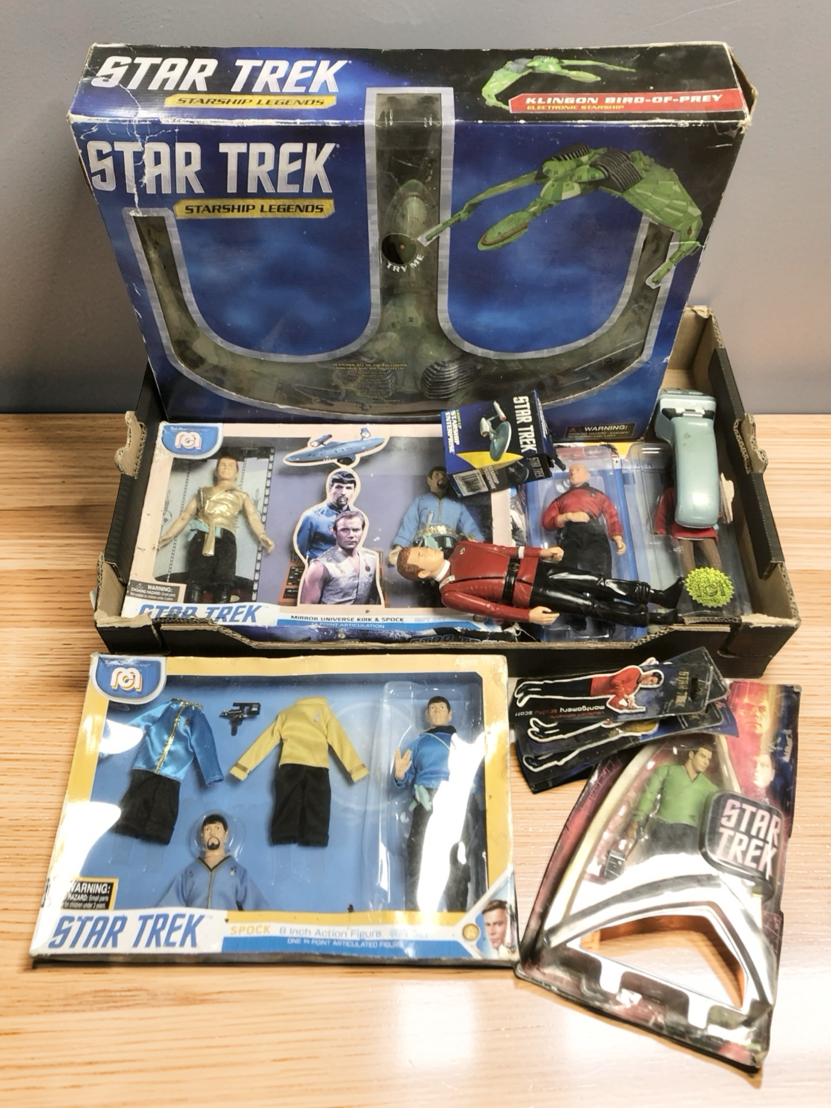 Barge Loading Platform A group of mainly boxed Star Trek figures, Starship Legends Klingon ...
