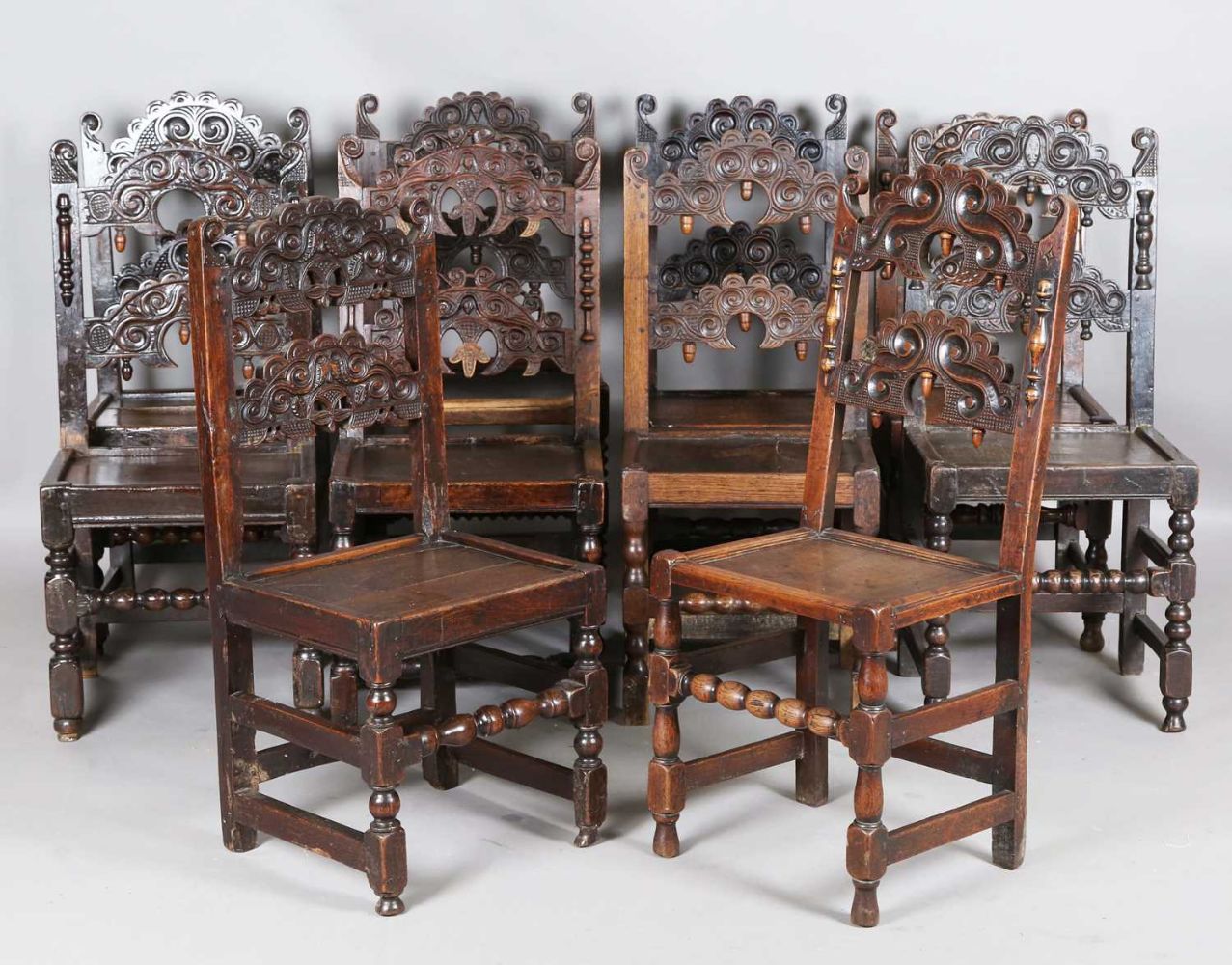 Furniture. Objects of Virtu. Collectors' Items, Works of Art & Light Fittings. Rugs & Carpets. - Toovey's