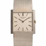 A FINE GENTLEMAN'S SIZE 18K SOLID WHITE GOLD PATEK PHILIPPE BRACELET WATCH CIRCA 1980s, REF. 3494