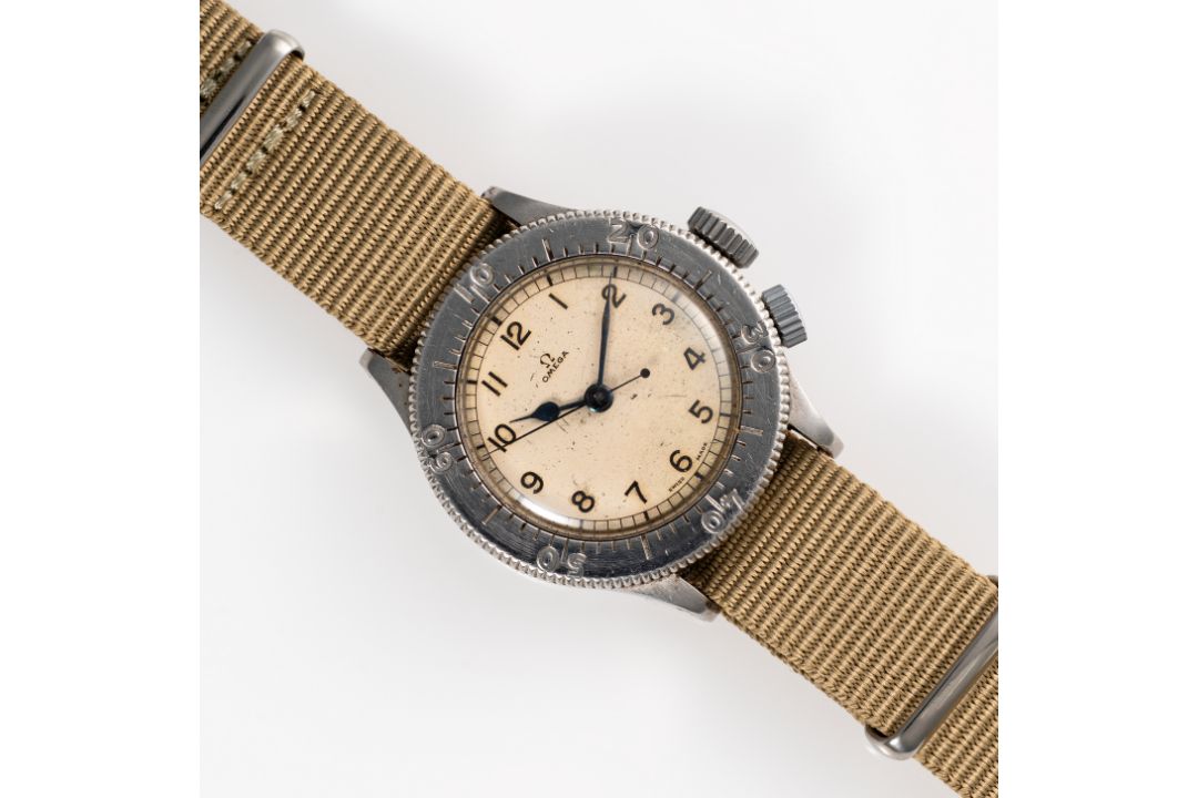 A RARE GENTLEMAN'S SIZE STAINLESS STEEL BRITISH MILITARY RAF OMEGA WEEMS AIR MINISTRY PILOTS WRIST - Image 4 of 9