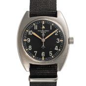 A GENTLEMAN'S STAINLESS STEEL BRITISH MILITARY HAMILTON RAF WRIST WATCH DATED 1974, WITH TRITIUM 