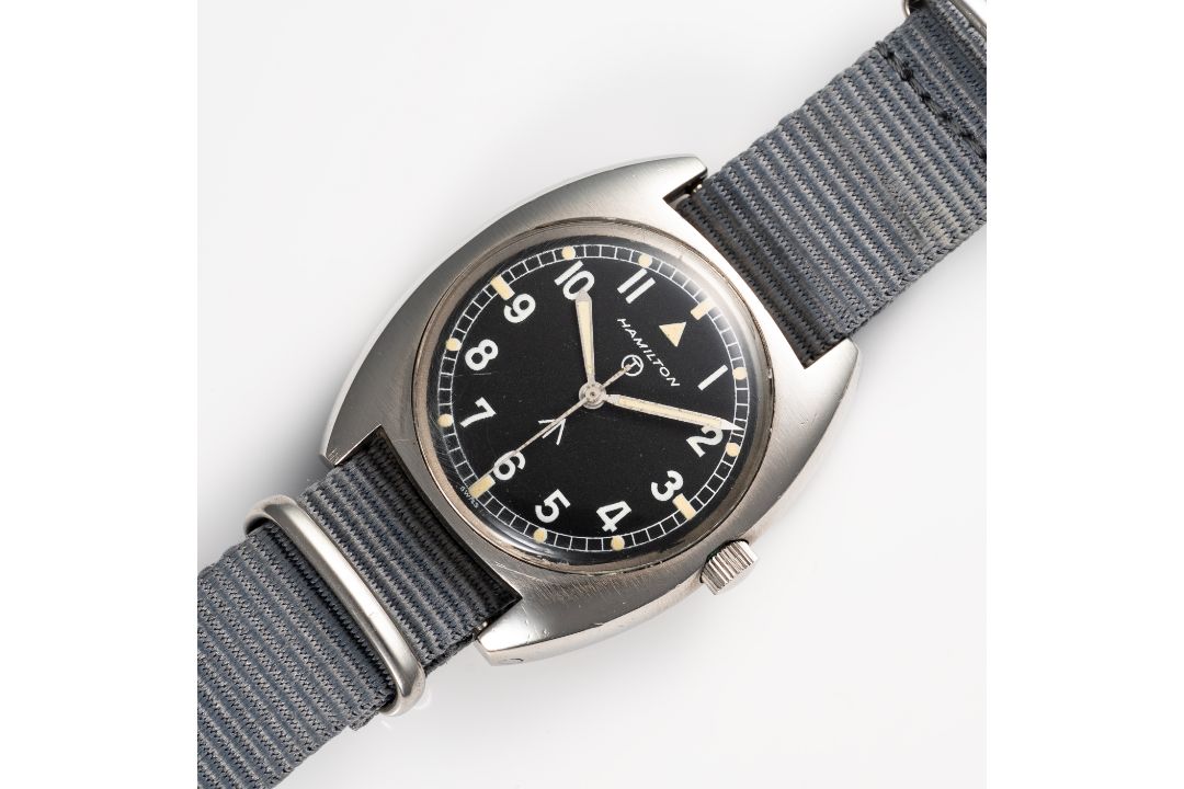 A GENTLEMAN'S SIZE STAINLESS STEEL BRITISH MILITARY HAMILTON RAF WRIST WATCH DATED 1975 Movement: - Image 4 of 7