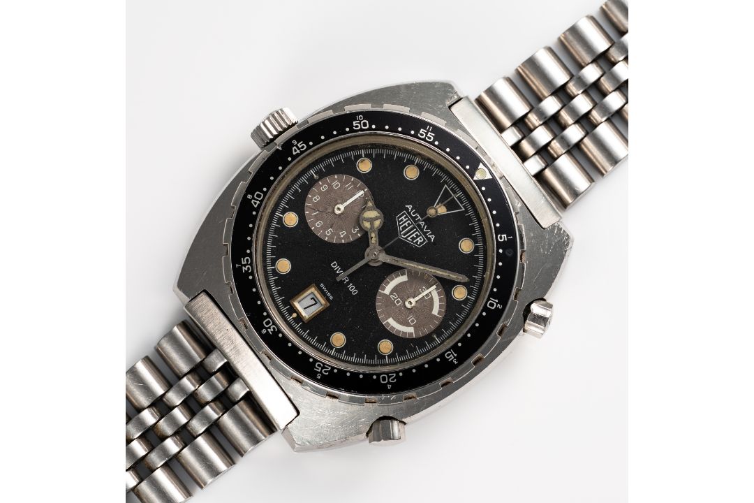 A GENTLEMAN'S STAINLESS STEEL HEUER AUTAVIA DIVER 100 CHRONOGRAPH BRACELET WATCH CIRCA 1983, REF. - Image 3 of 9