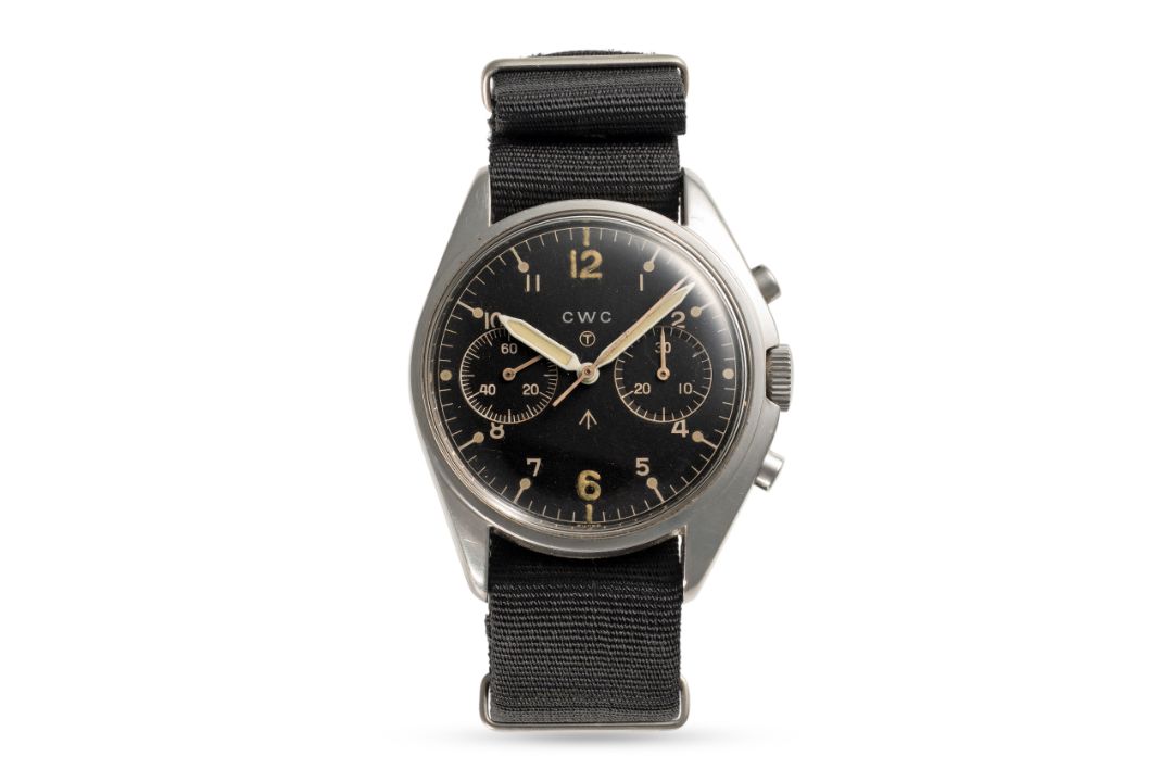 A GENTLEMAN'S STAINLESS STEEL BRITISH MILITARY CWC ROYAL NAVY PILOTS CHRONOGRAPH WRIST WATCH DATED - Image 2 of 8
