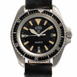 A GENTLEMAN'S STAINLESS STEEL BRITISH MILITARY CWC QUARTZ ROYAL NAVY MARINES DIVERS WRIST WATCH