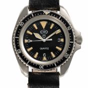A GENTLEMAN'S STAINLESS STEEL BRITISH MILITARY CWC QUARTZ ROYAL NAVY MARINES DIVERS WRIST WATCH