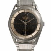 A GENTLEMAN'S SIZE STAINLESS STEEL UNIVERSAL GENEVE POLEROUTER NON DATE BRACELET WATCH CIRCA