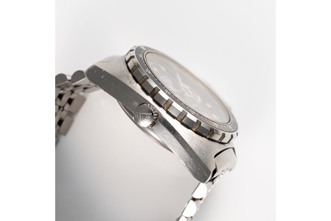 A GENTLEMAN'S STAINLESS STEEL HEUER AUTAVIA DIVER 100 CHRONOGRAPH BRACELET WATCH CIRCA 1983, REF. - Image 5 of 9