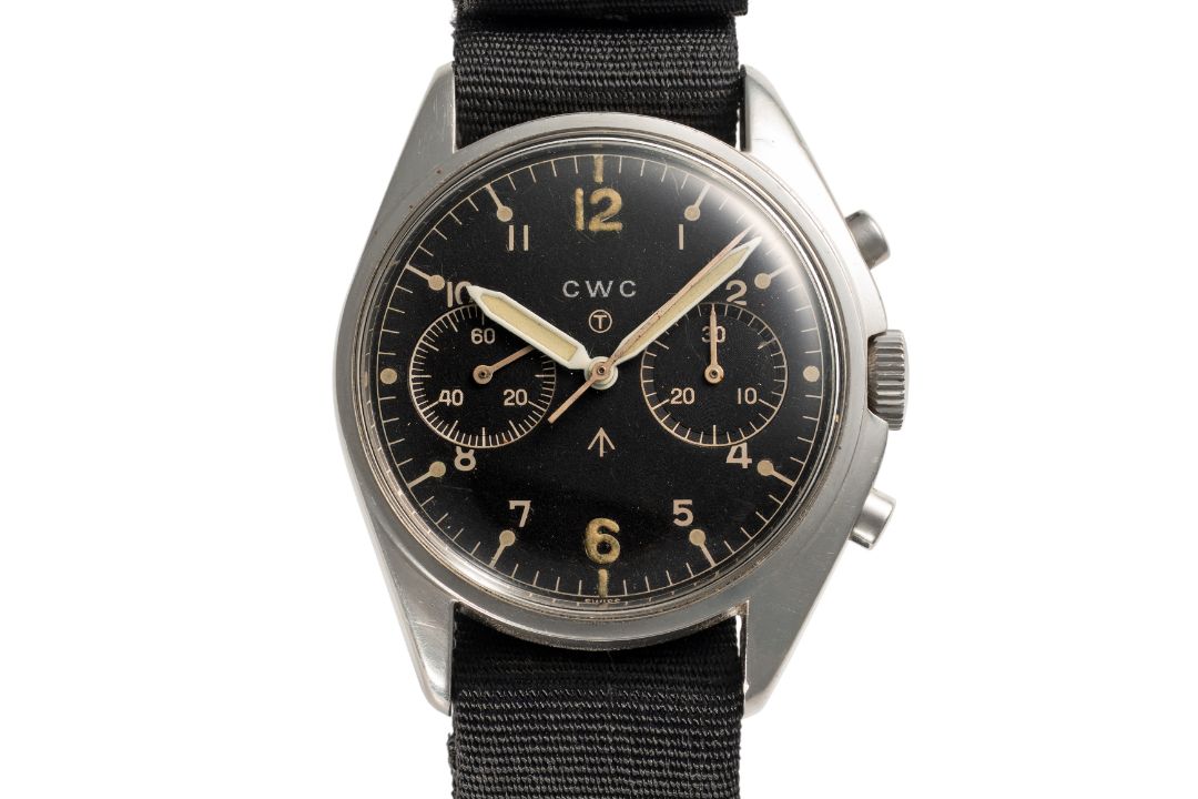 A GENTLEMAN'S STAINLESS STEEL BRITISH MILITARY CWC ROYAL NAVY PILOTS CHRONOGRAPH WRIST WATCH DATED - Image 1 of 8
