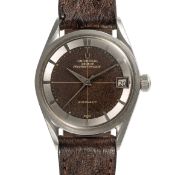 A GENTLEMAN'S SIZE STAINLESS STEEL UNIVERSAL GENEVE POLEROUTER AUTOMATIC DATE WRIST WATCH CIRCA