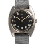 A GENTLEMAN'S SIZE STAINLESS STEEL BRITISH MILITARY HAMILTON RAF WRIST WATCH DATED 1975 Movement: