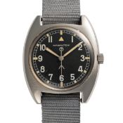 A GENTLEMAN'S SIZE STAINLESS STEEL BRITISH MILITARY HAMILTON RAF WRIST WATCH DATED 1975 Movement: