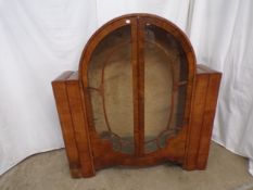 Art Deco mahogany display cabinet with three glass shelves, standing on shaped plinth base - 30cm