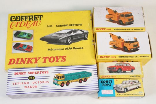 Dinky Toys France - Ref. 34 B - Plateau Berliet avec container - 1/43 métal - Collection Dinky Toys France - Ref. 34 B - Plateau Berliet avec container - 1/43 métal - Collection
