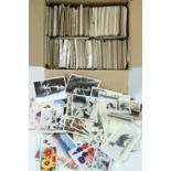 Cigarette Cards - A collection of mixed loose cigarette cards to include the makers John Player, W.D