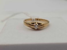 A SOLITAIRE DIAMOND RING 18CT GOLD SIZE P 3.4 GMS
