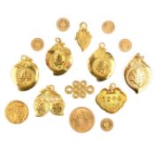 A COLLECTION OF GOLD COINS AND JEWELLERY, comprising: a George V half sovereign, 1916; five