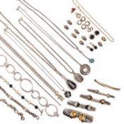 A LARGE COLLECTION OF DAVID YURMAN JEWELLERY, comprising; a diamond-set silver necklace, of