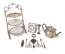 λ A mixed lot, comprising: a late-Victorian silver teapot by Atkin Brothers, Sheffield 1900, oval