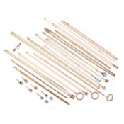 A LARGE COLLECTION OF JEWELLERY