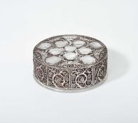 Lalique A Roger glass box and cover, designed in 1926