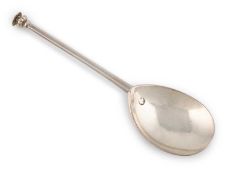 An Elizabeth I silver Seal-top spoon,