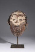 A GOMA MASK