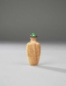 A CHINESE JADE SNUFF BOTTLE