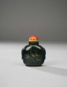 λ A CHINESE MOSS AGATE SNUFF BOTTLE