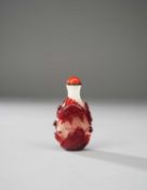 A CHINESE RED-OVERLAY GLASS SNUFF BOTTLE
