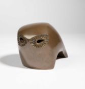 Rosemary Wren (1922-2013) at Oxshott Pottery, a sculpture of an owl